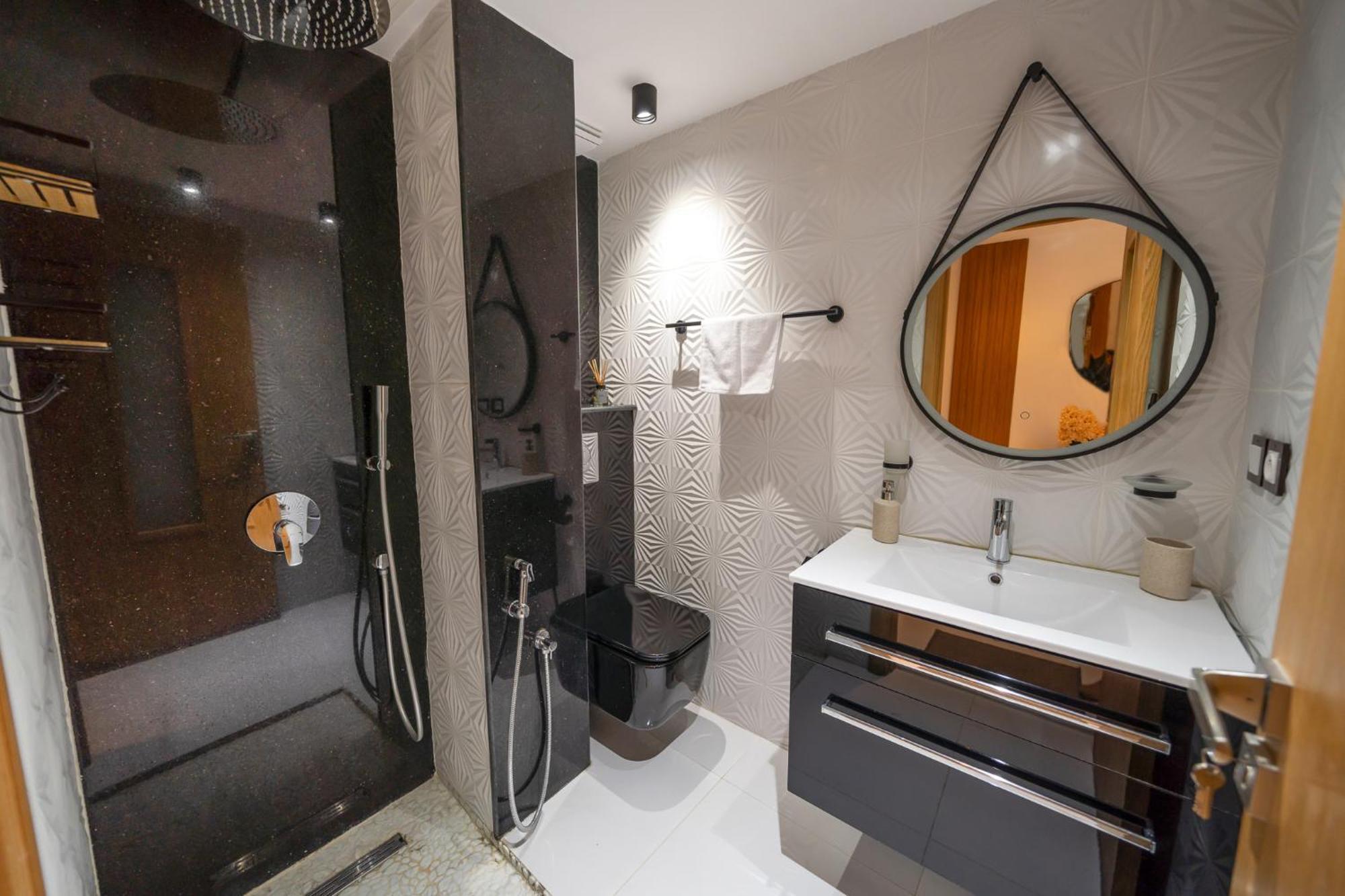 Ecrin Secret, Duplex Prestige, Proche Corniche & Medina, Piscine, Parking, Wifi, Iptv, Ac Apartment Танжер Екстериор снимка